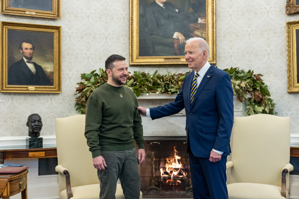 美國總統拜登與烏克蘭總統澤倫斯基會面。（圖/白宮推特）