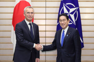 北約（NATO）秘書長史托騰伯格（Jens Stoltenberg）於1月31日晚間與日本首相岸田文雄舉行會談