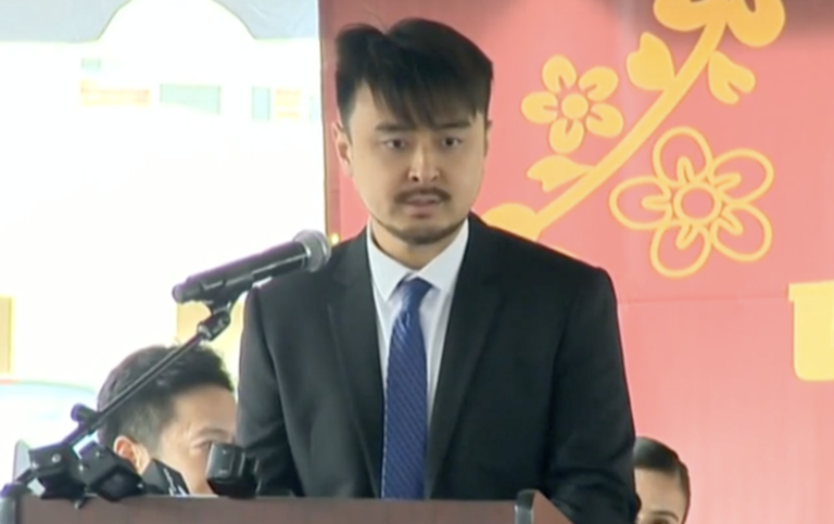 26歲華裔男子布蘭登·蔡（Brandon Tsay）機警奪下蒙市槍案兇嫌槍枝，獲得阿罕布拉市府表揚。