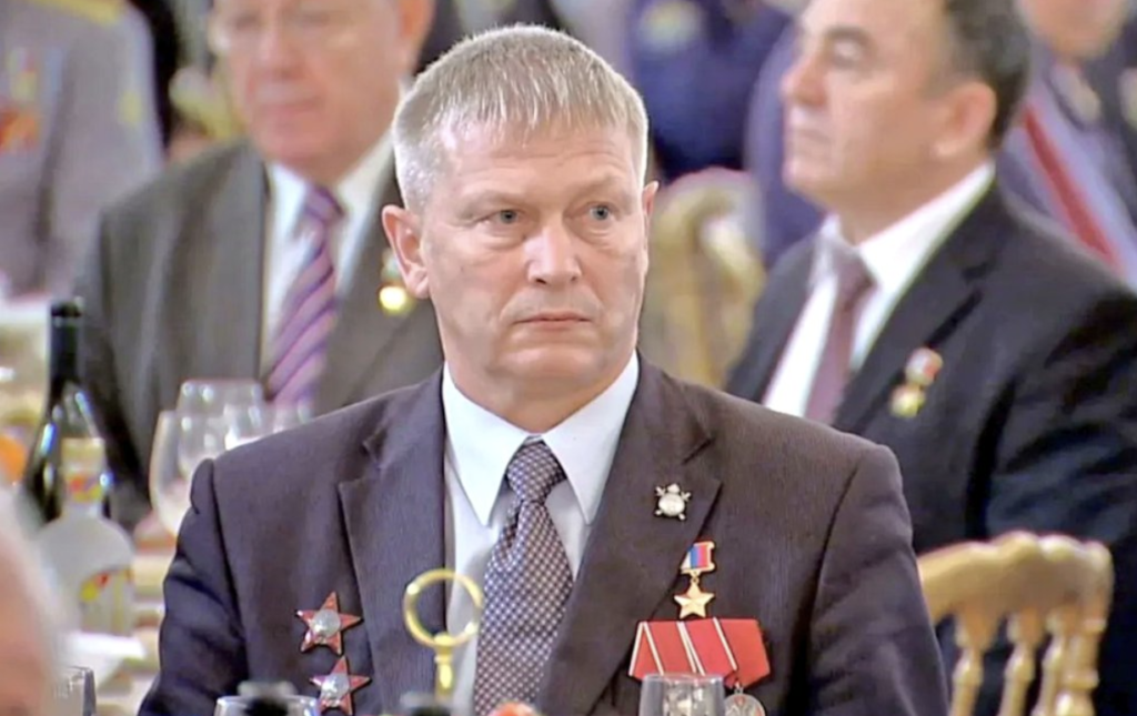 綽號「灰髮」的前陸軍上校托舍夫（Andrei Troshev，又稱特羅舍夫）
