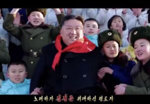 擺脫前人影響力 北韓新歌讚頌金正恩為「親切父親」