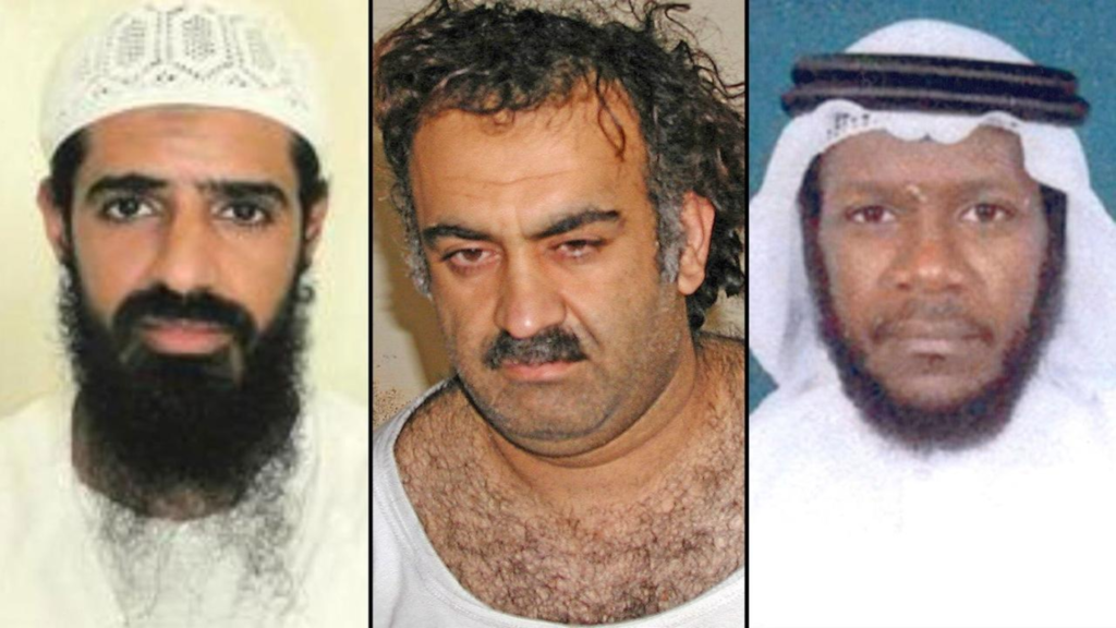 穆罕默德（Khalid Sheikh Mohammed）及兩名同案被告阿塔希（Walid bin Attash）和豪薩維（Mustafa al-Hawsawi）