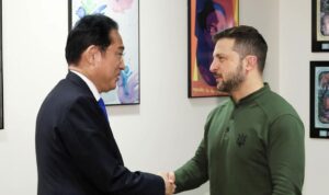 烏克蘭總統澤倫斯基（Volodymyr Zelenskyy）與日本首相岸田文雄