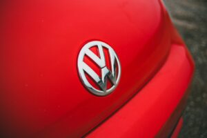 福斯汽車 Volkswagen red and white m logo