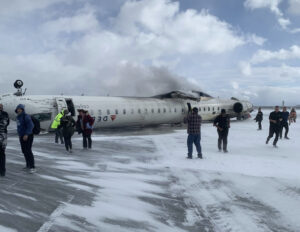 達美航空客機降落多倫多機場突翻覆 至少18傷